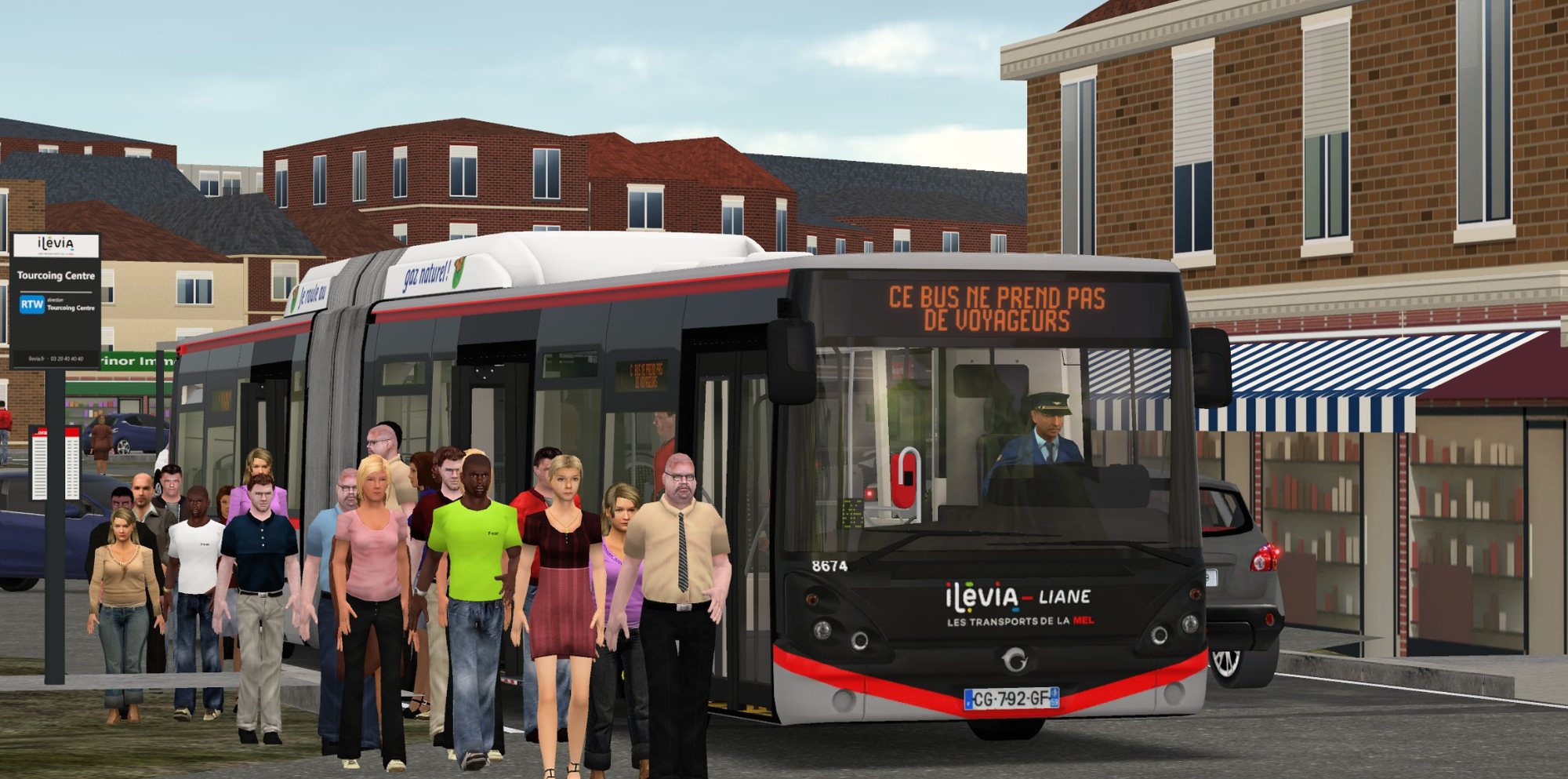 Une foule de voyageurs descend d'un bus articulé Liane à l'arrêt Tourcoing Centre, girouette CE BUS NE PREND PAS DE VOYAGEURS